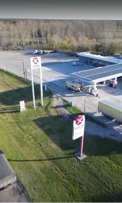 Estación de Servicio con Shoping, estacionamiento etc. en Gral. Conesa - 1