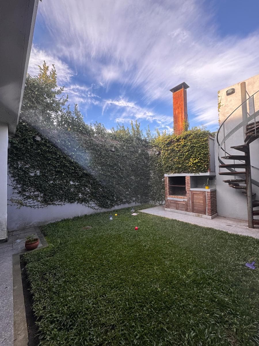 Casa en venta sobre lote propio – Amplia y funcional - Berisso - 1