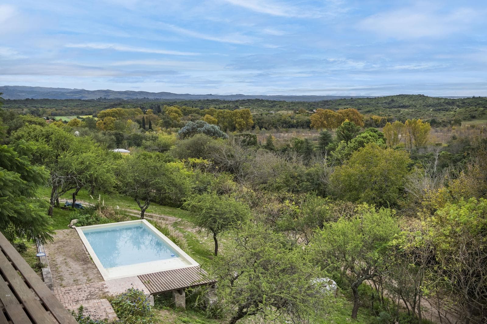 Casa en Venta en la Granja 300 M2 con Pileta - 1