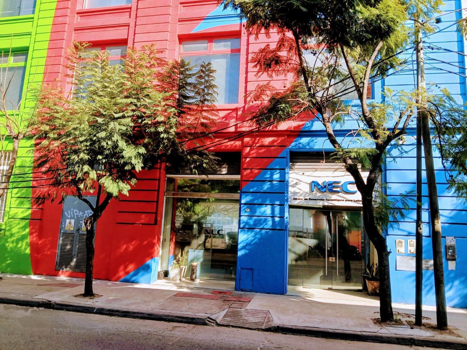 Edificio de Oficinas y Deposito - 1