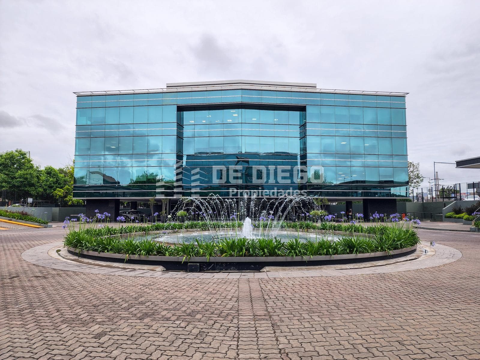 Oficinas en alquiler 450 M2 en Edificio LUMINA THAMES San Isidro, CERTIFICACION LEED GREEN BUILDING - 1