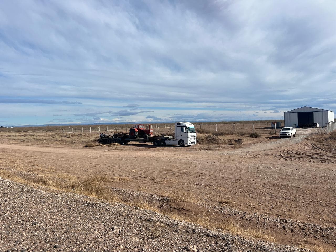 Venta de Terreno Industrial de 1 Has . (A mts del Galpon de Don Pedro) Añelo . Neuquén - 1
