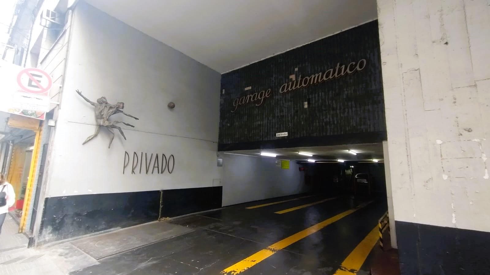 Cochera en venta en Tribunales - 1