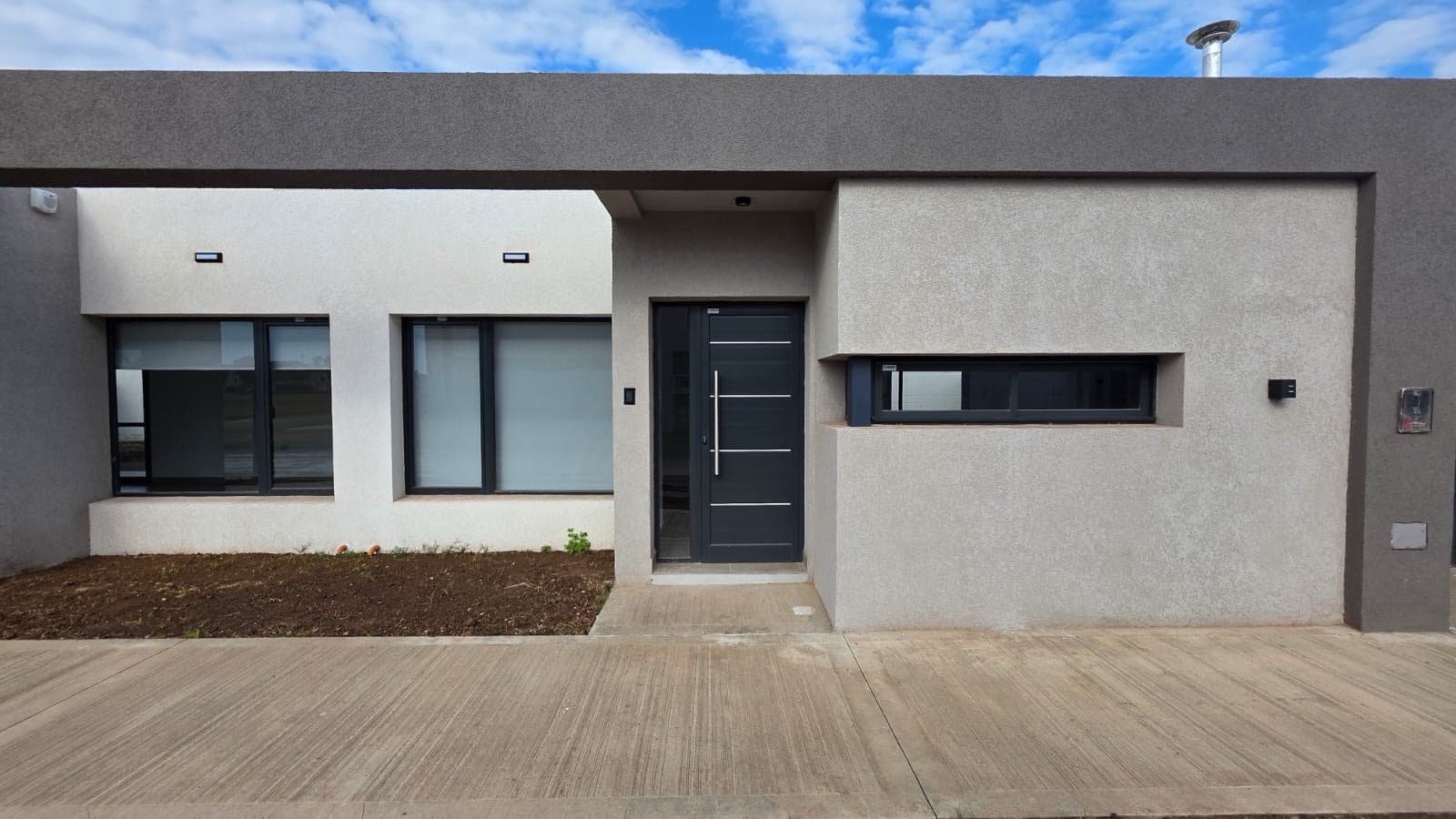 Casa en alquiler en Morteros con dos dormitorios - 1