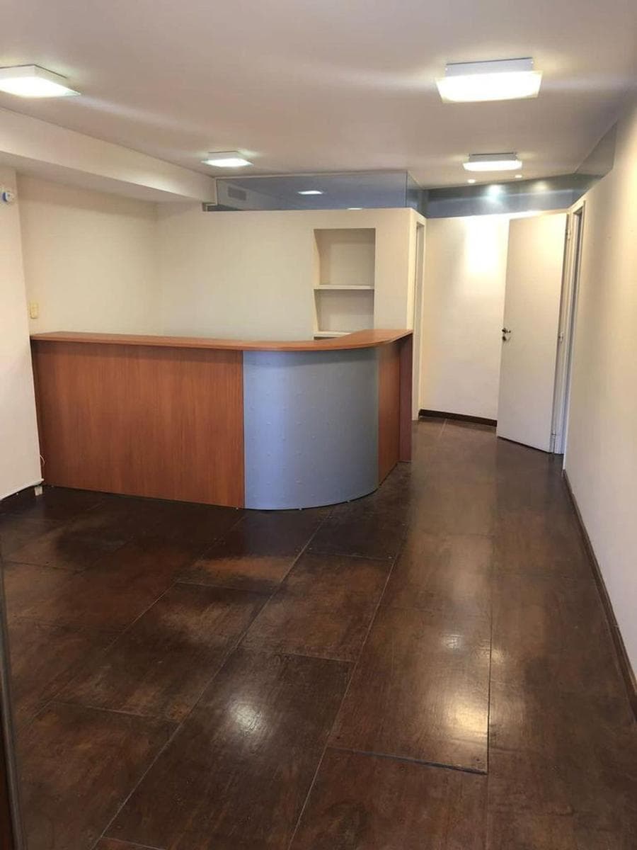 VENTA - Oficina ubicada en el Microcentro, - 1