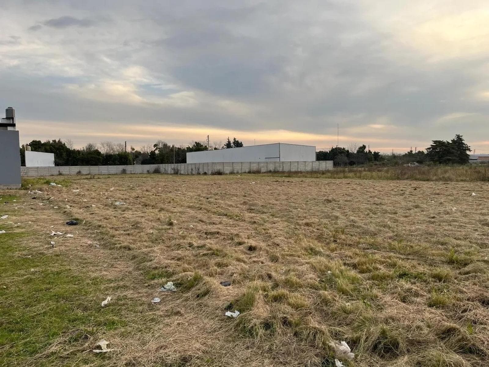 Terreno en venta - 1.800Mts2 - Los Hornos - 1