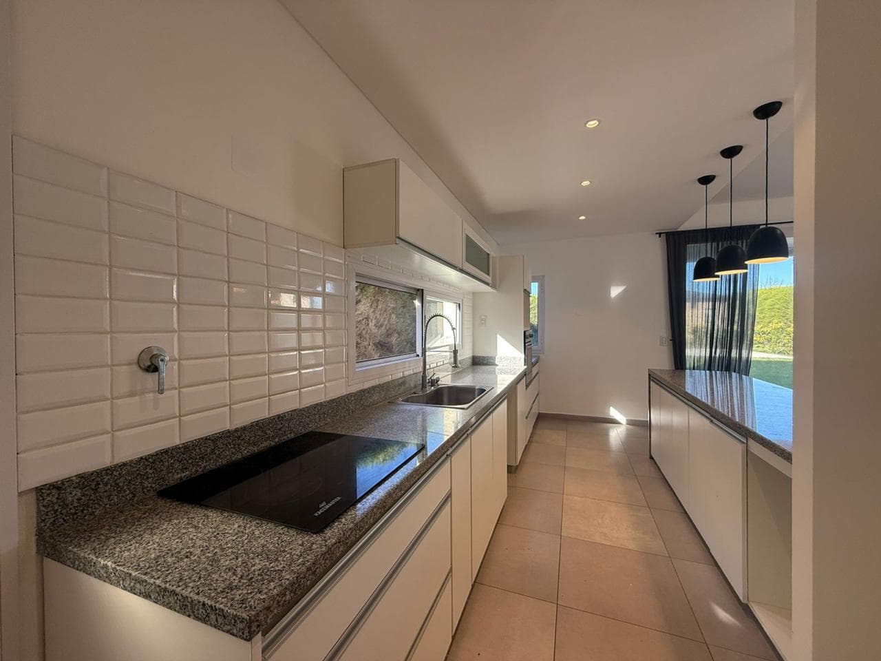 Casa en venta y alquiler anual sobre lote interno con pileta en Puerto el Cantón - 2