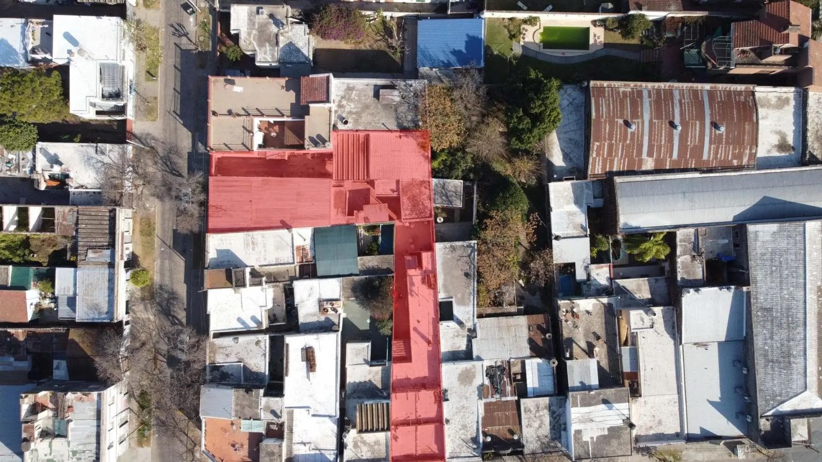 Venta casa con salón comercial y galpón - 1