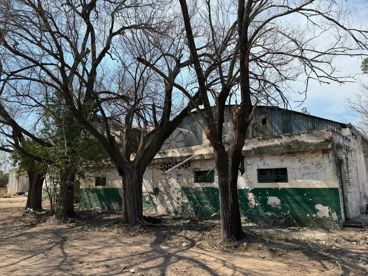 2 GALPONES EN VENTA - ESCRITURA - SANTA ROSA AL 100 - QUINTAS DE FERREYRA - 1