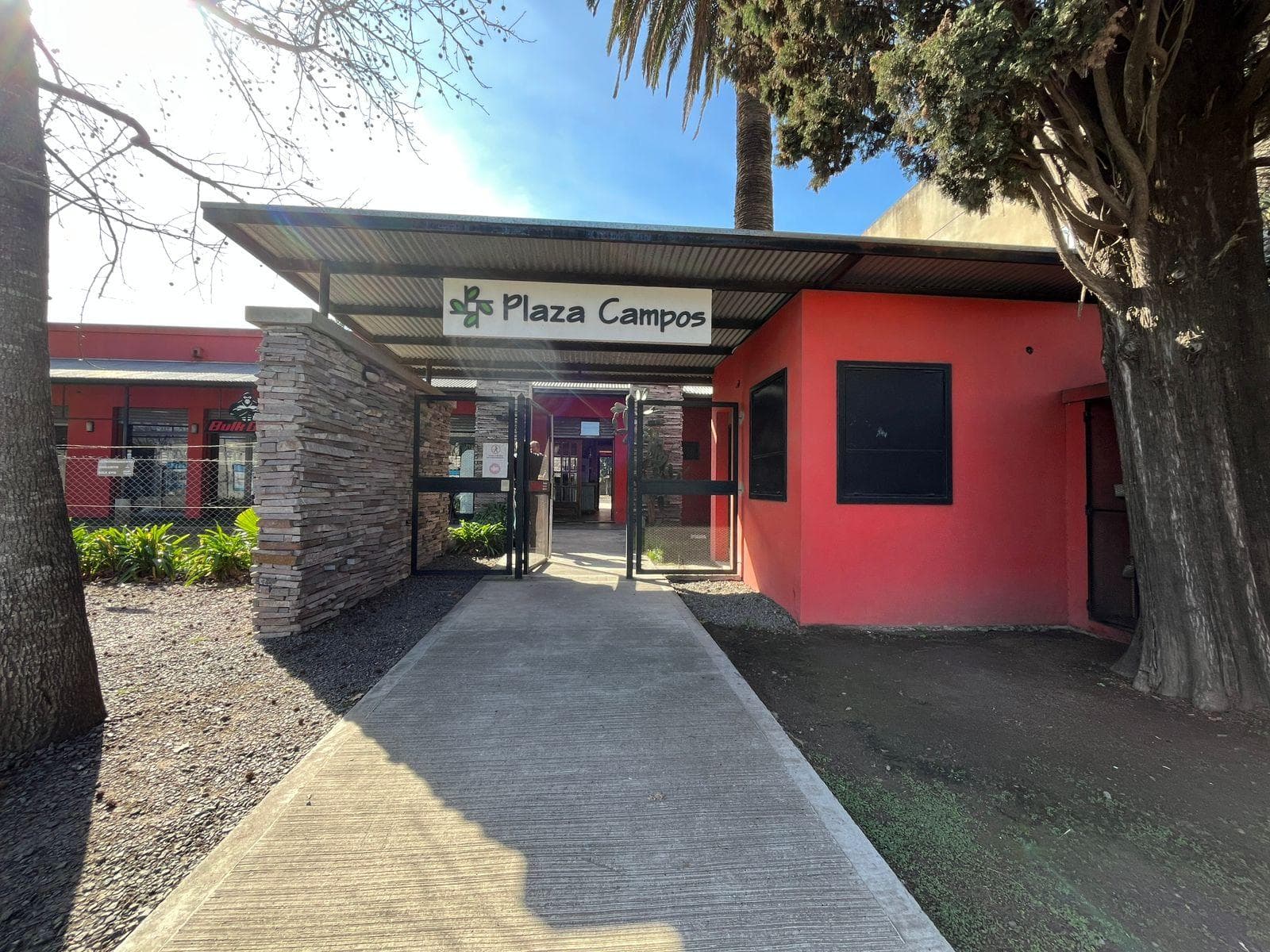 Venta de Local en Bella Vista - 1