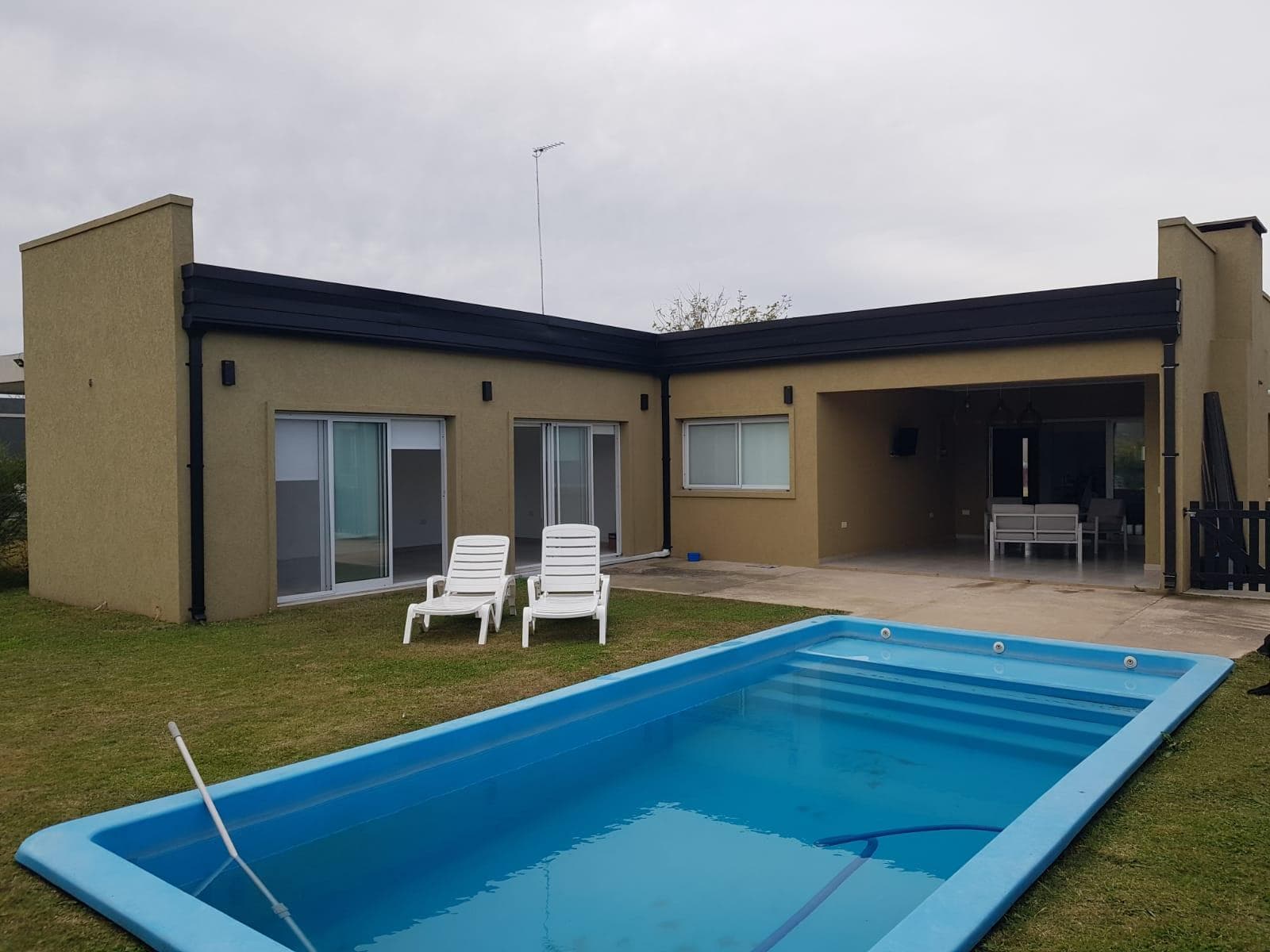 Casa en Pilar del Este - 1