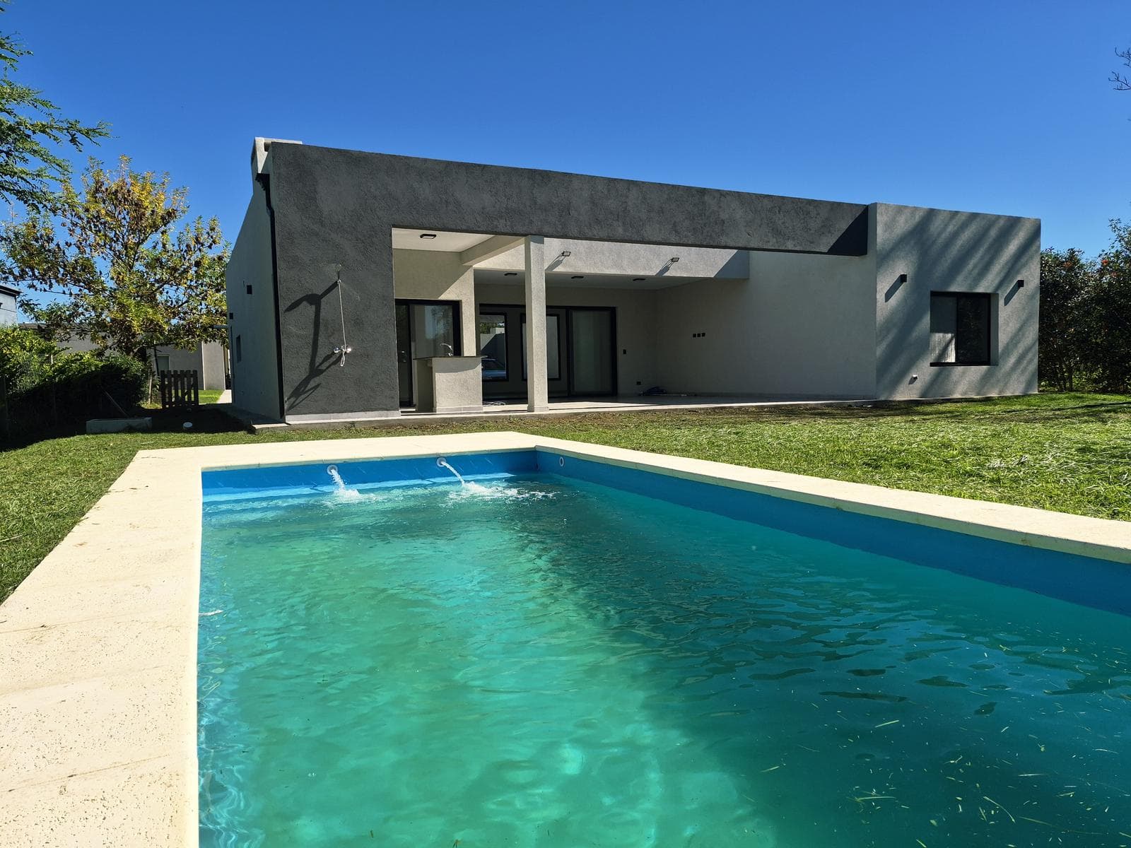 Casa en San Matias . Calle en cul de sac. Entrega diciembre 2025. - 1