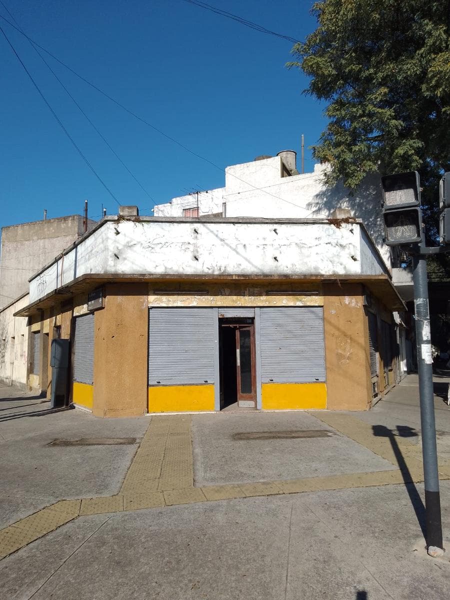 Local en Parque Avellaneda - 1