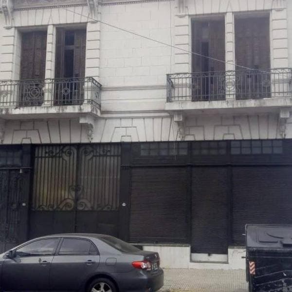 DEPOSITO Barracas - 900 M2 (oficina, local a la calle, baños, vestuario) - 2