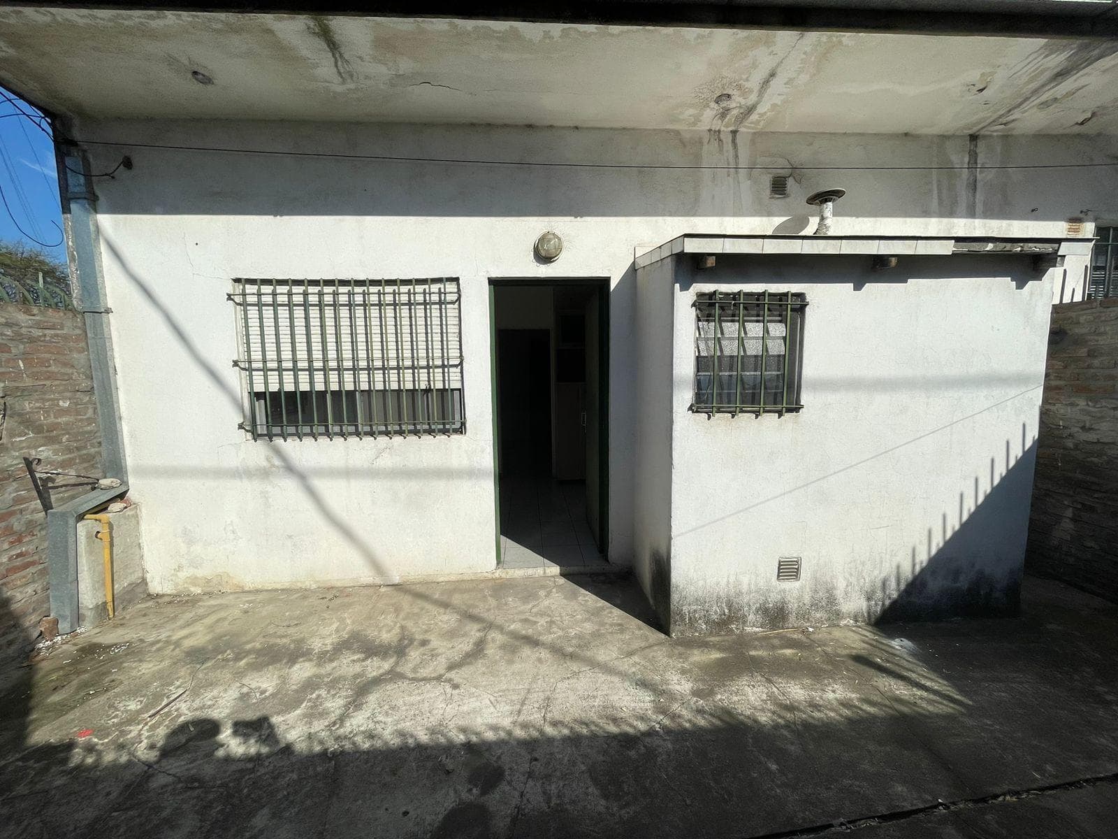 Departamento de 2 Ambientes en Alquiler en Burzaco - 1
