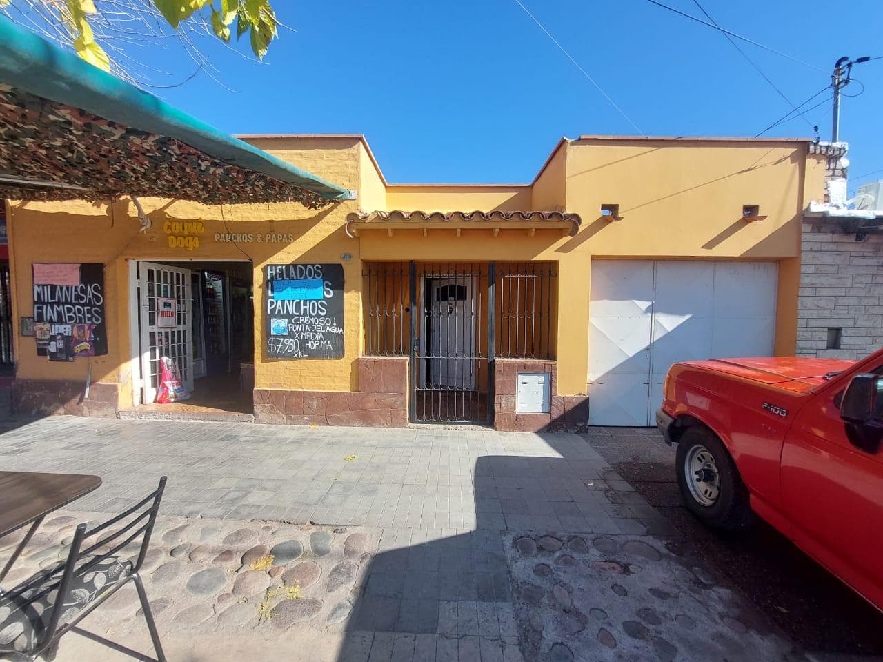 Casa en Carril Urquiza. Maipu - 1