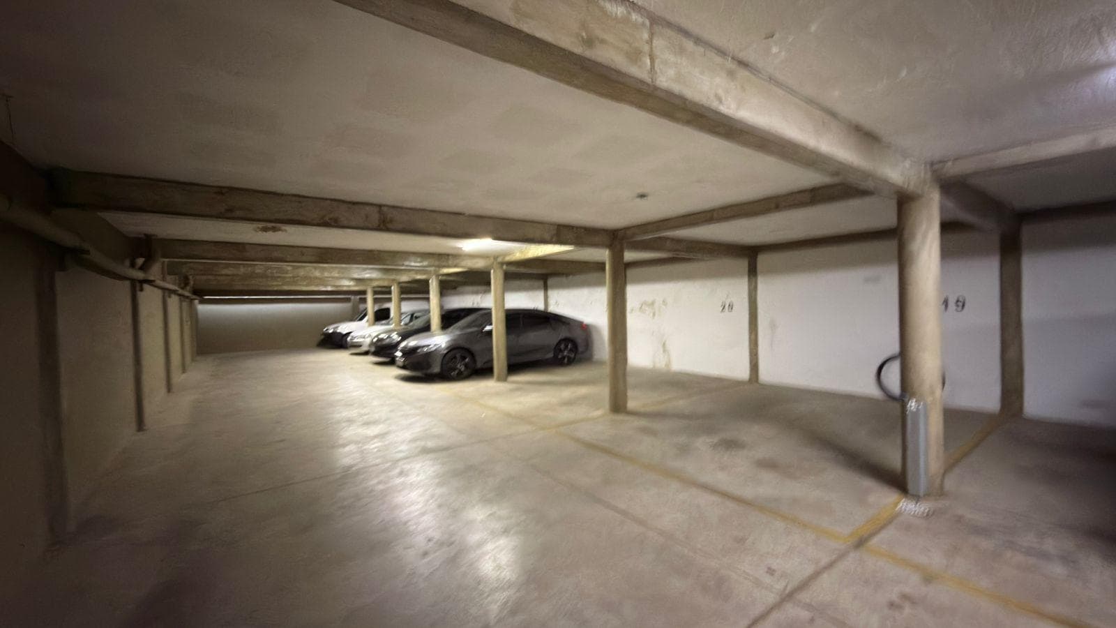 Venta/Financiacion Cocheras Cubiertas Zona Facultades. Pichincha - 1