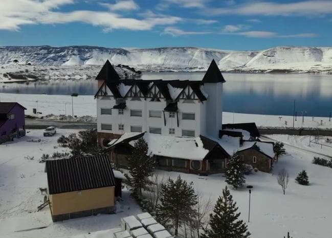 VENTA DE HOTEL EN FUNCIONAMIENTO INVERSIÓN CAVIAHUE - 1