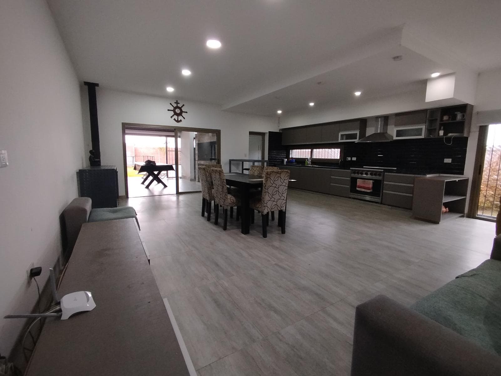 Moderna casa quinta de categoría en Sauce Viejo - 1