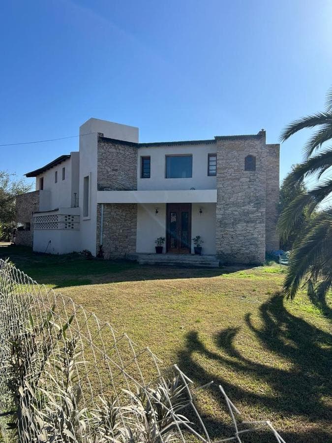 VILLA ALLENDE- CASA DE CATEGORIA 5 DORM - CONSULTAS ACÁ: 3515940459 - 1