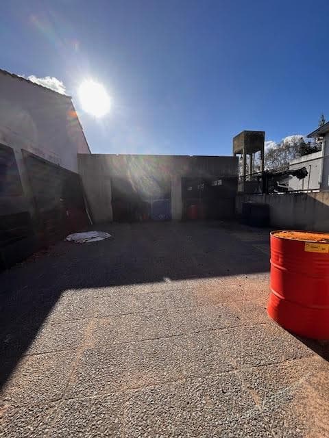 Depósito en venta en Adrogue, taller o atelier, con oficina, o lote para construir - 1