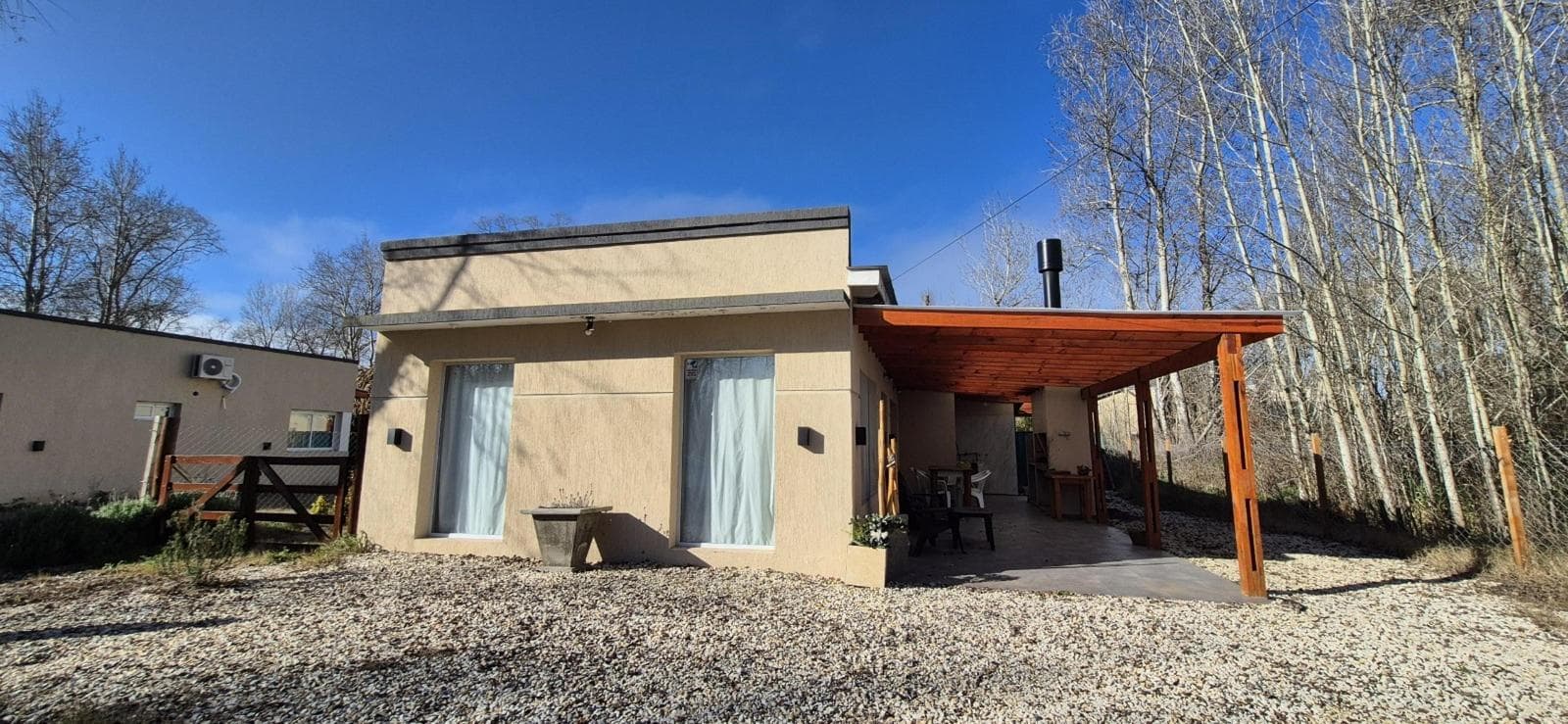 Casa en venta - 3 Dormitorios 1 Baño - Costa del Este - 1
