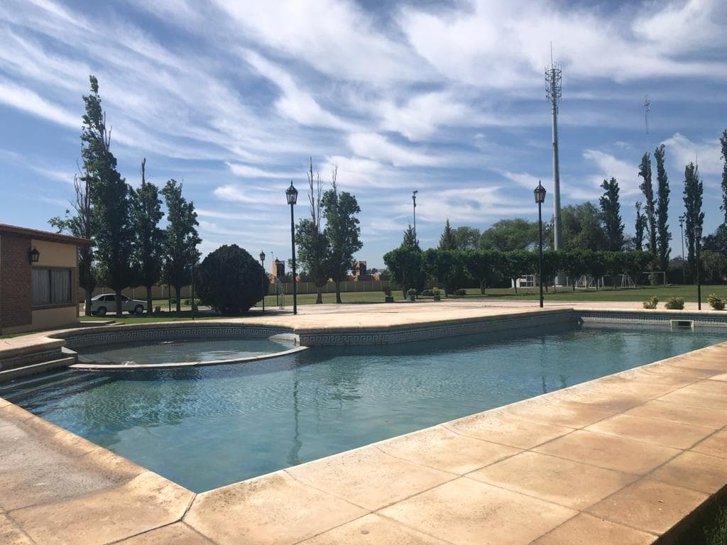 Complejo Recreativo en Santa Lucia - 1