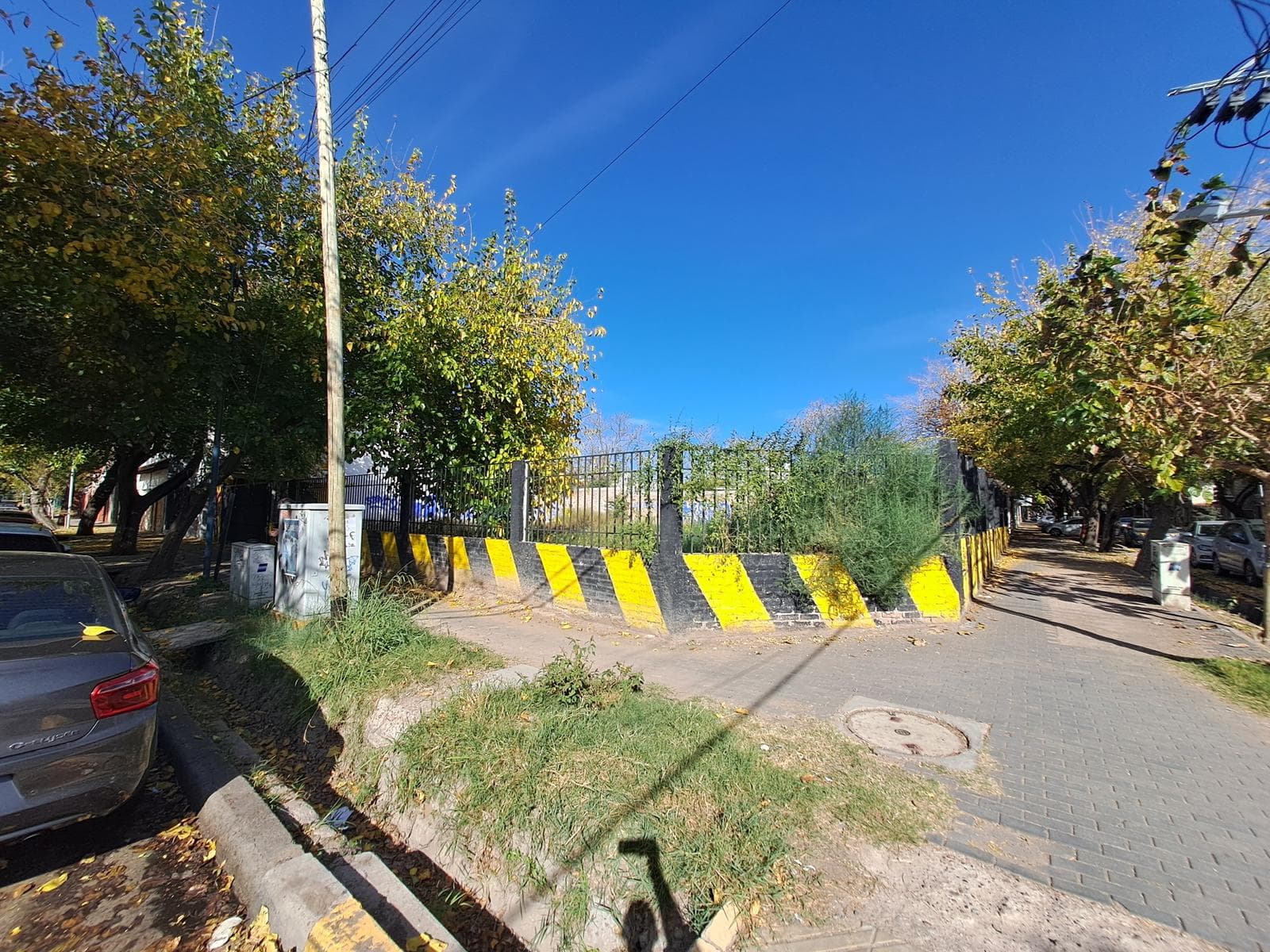 ALQUILER - Terreno en esquina para depósito de logística o antena - 1