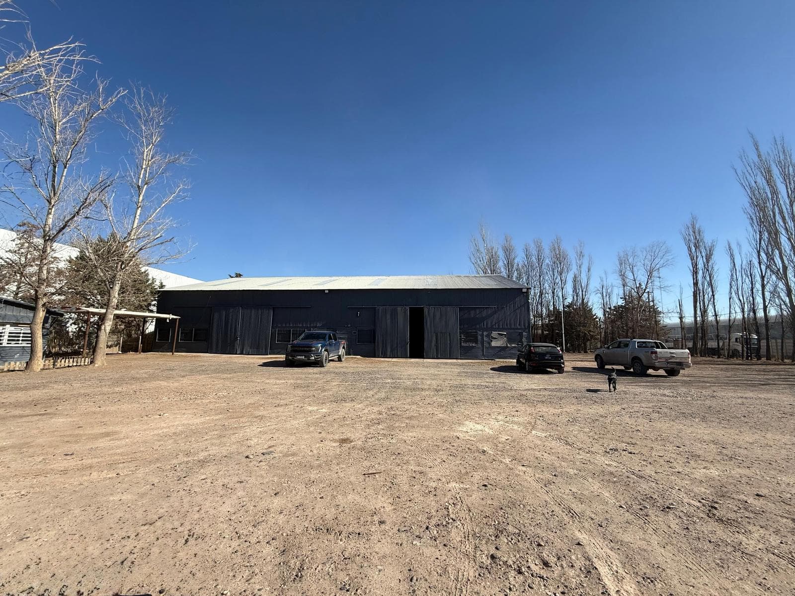 Alquilo base con galpón oficina , en PIN OESTE - 1