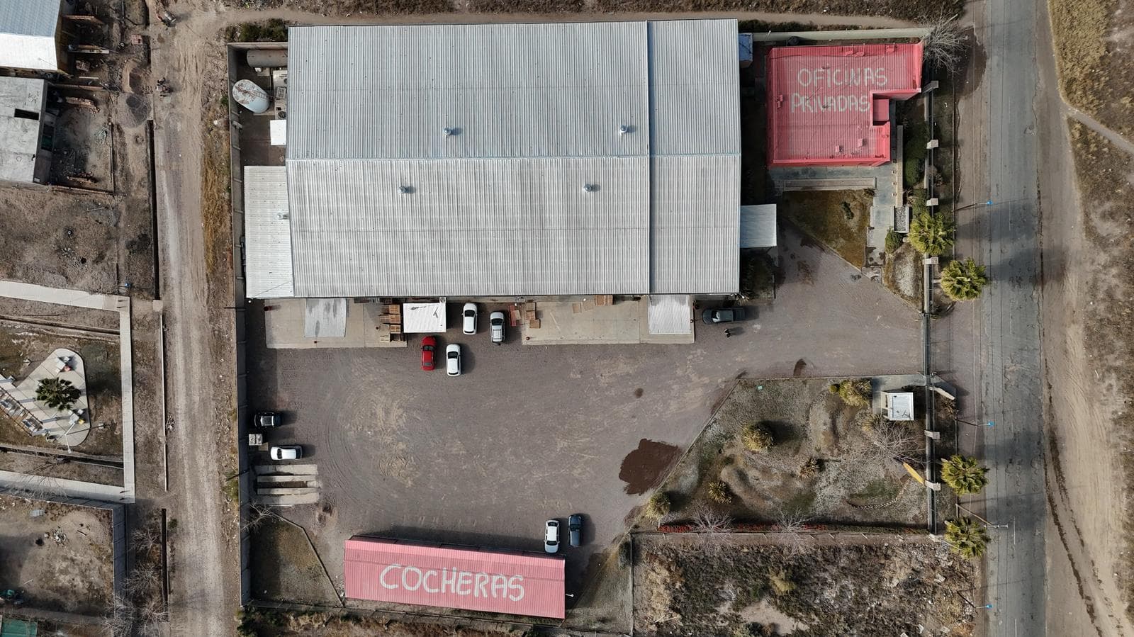 NAVE INDUSTRIAL /OFICINAS/COCHERAS - 1