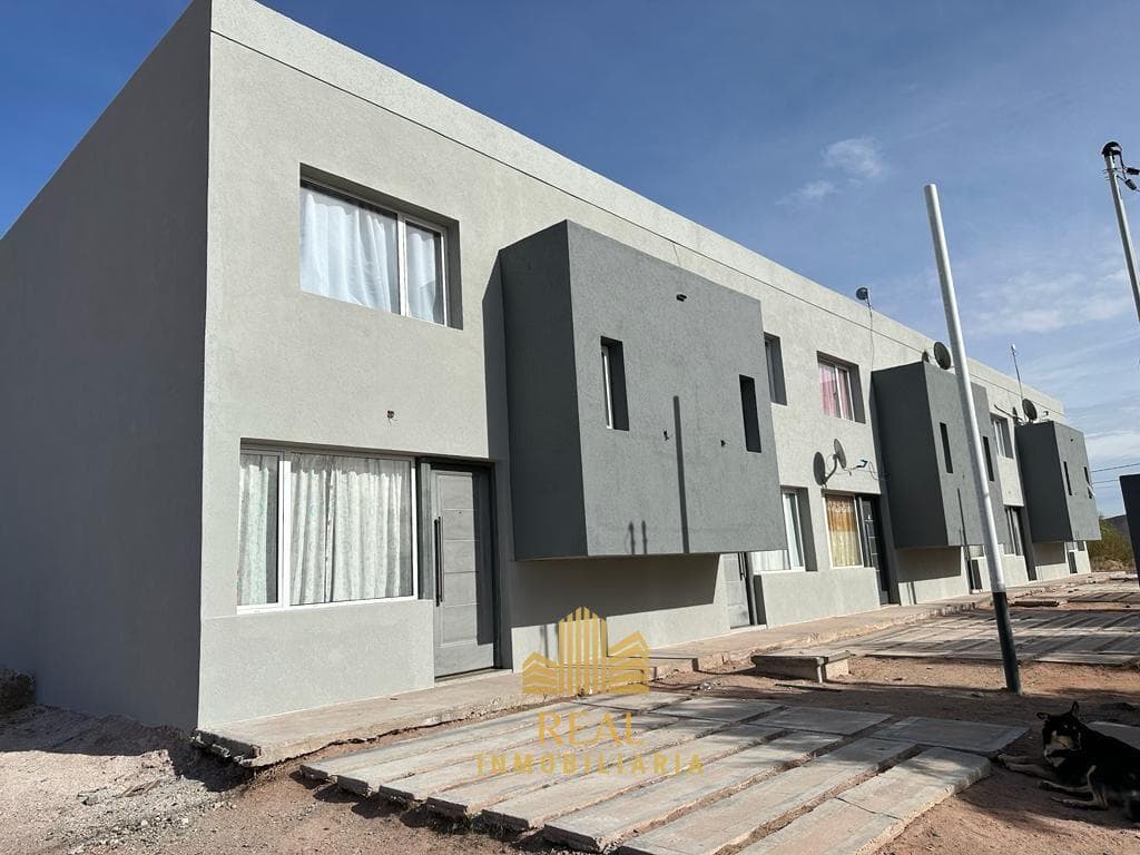 Duplex amueblado de 2 dormitorios en alquiler en Rincon De Los Sauces, Neuquén. - 1