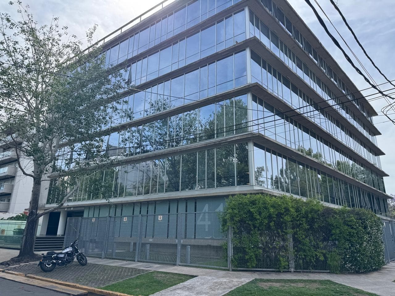 Alquiler de oficina de 480 m2 en Vicente López - 1