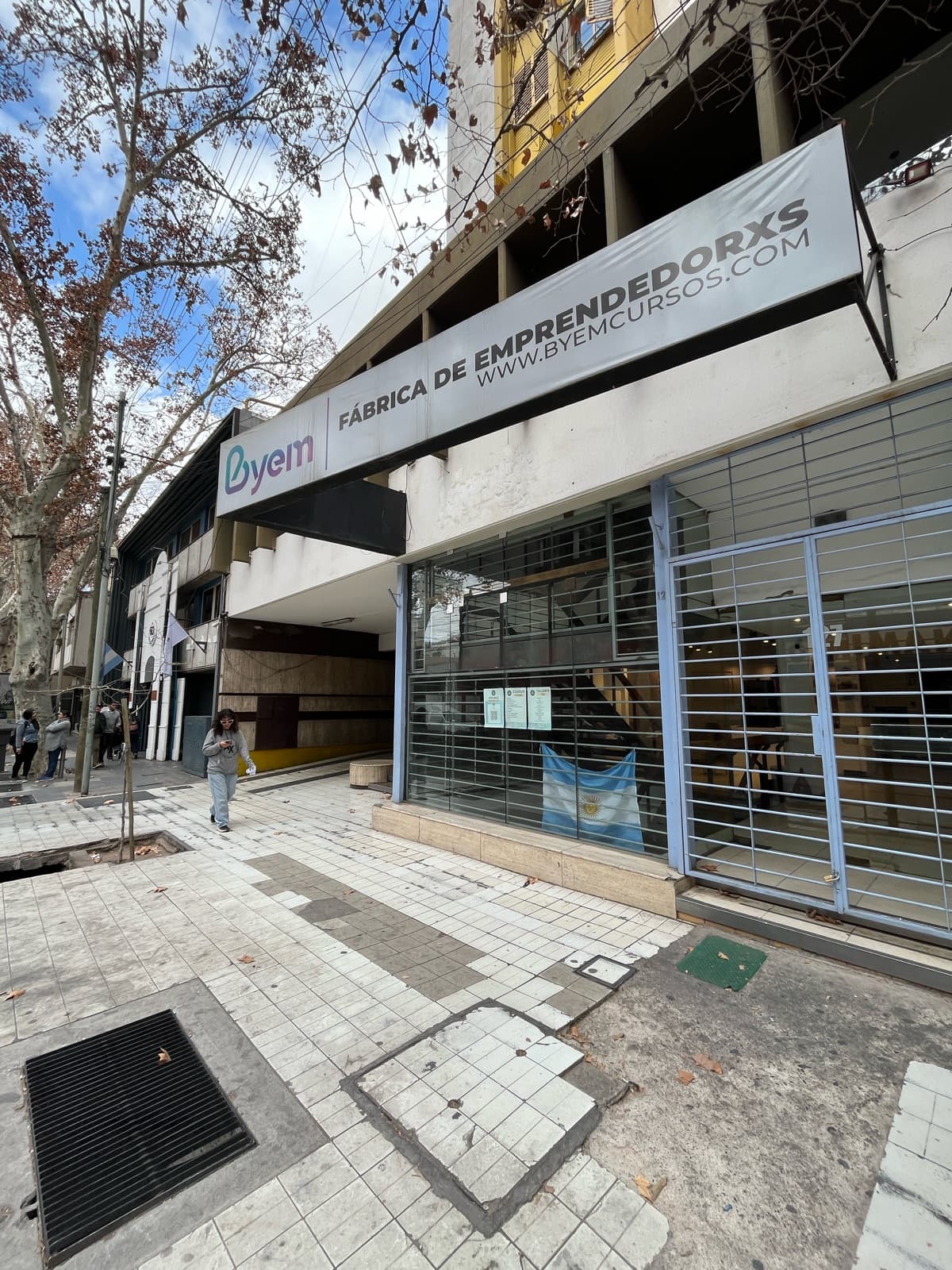 COCUCCI INMOBILIARIA VENDE cochera en el centro - 1