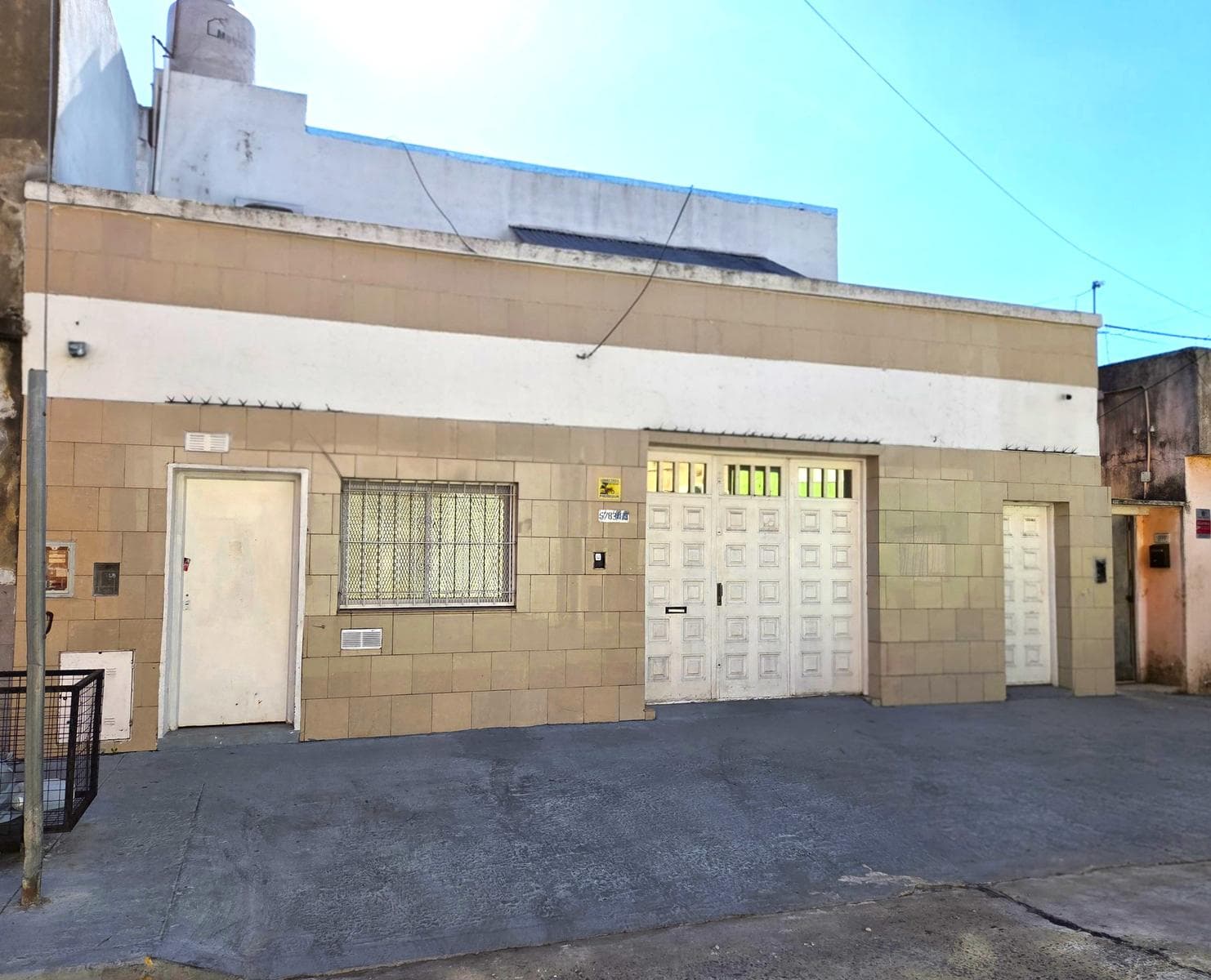 Oficina con depósito en Munro - 1