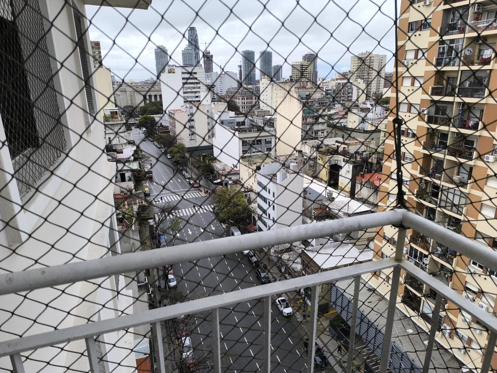 Único Departamento de 3 ambientes piso 12 listo para entrar!!!! Gran Oportunidad!!!!! - 1