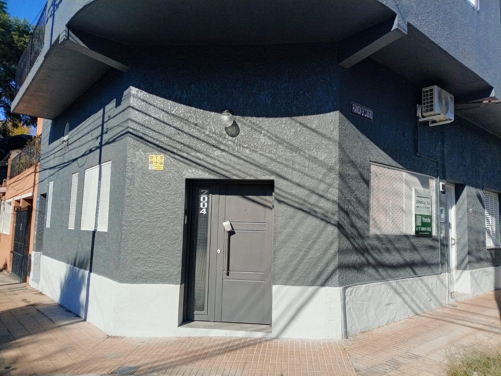 Venta en olivos 2amb de 40mt en planta baja Totalmente Reciclado a Nuevo - 1