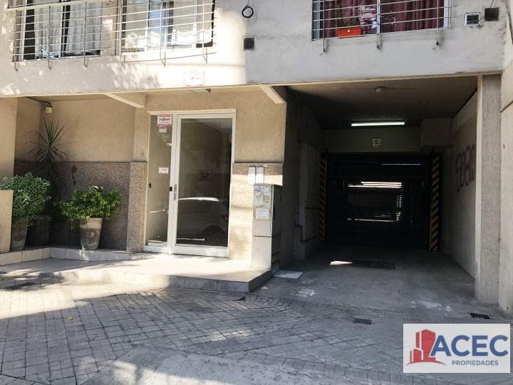 Venta - Cochera - Barrio Lourdes - 1