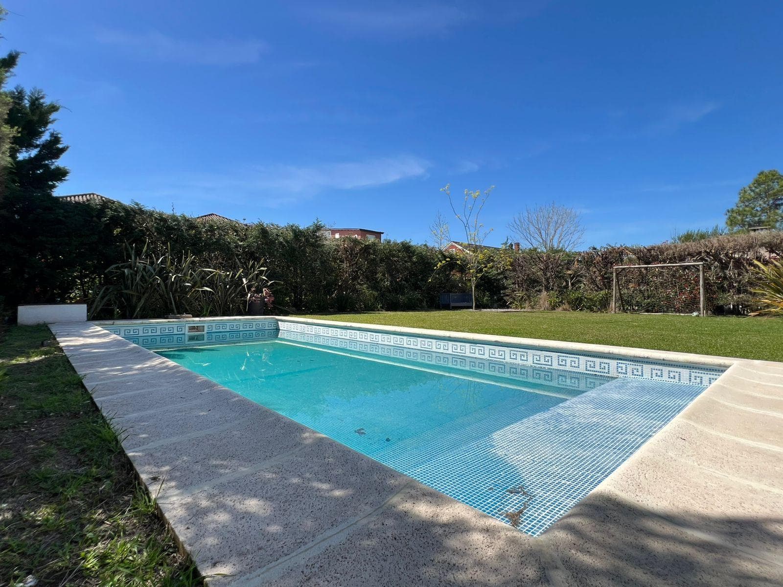 ALQUILER ANUAL casa en Las Glorietas - SEMI AMOBLADA - 1