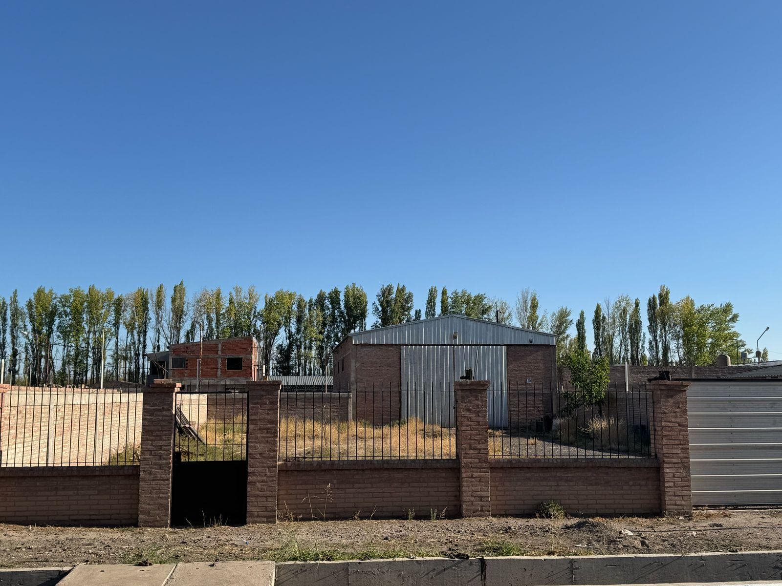 Local en Catriel - 1