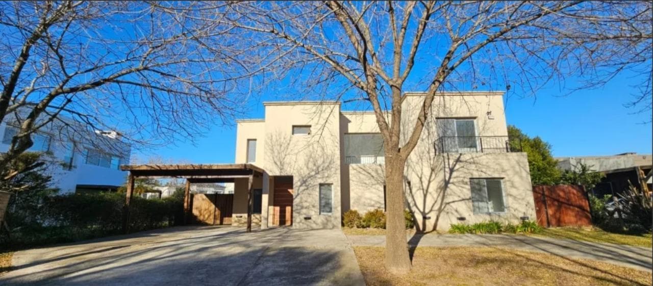 Venta o Alquiler Casa en Santa Catalina Barrio Nautico - 1