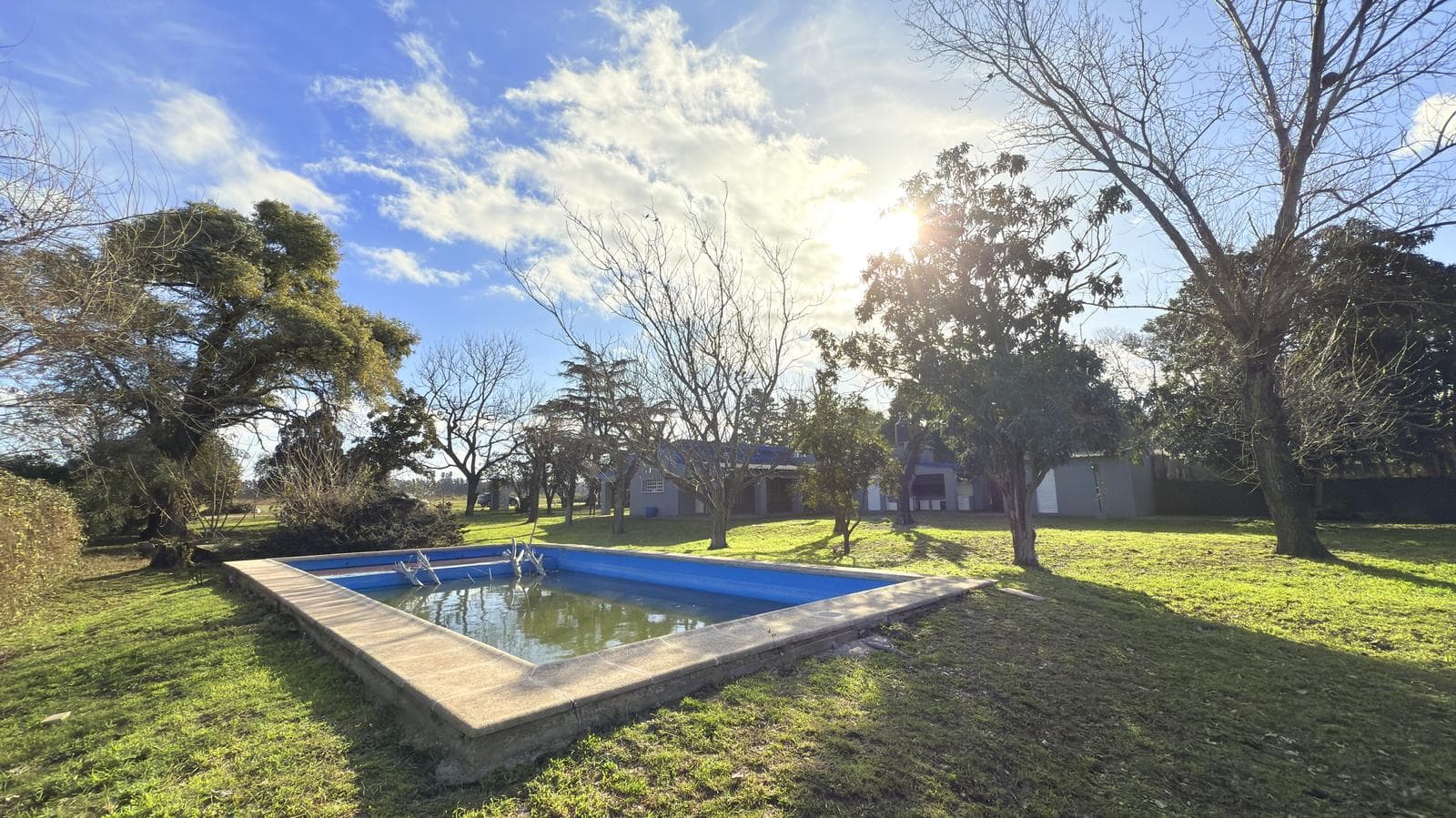 Venta/Permuta Casa Dos Dormitorios Piscina Jardin Parquizado. Playa Hermosa. Arroyo Seco - 1
