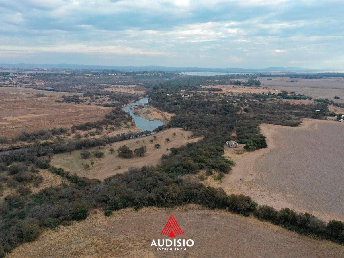 Chacra con Costa de Rio - AlmaFuerte - 1