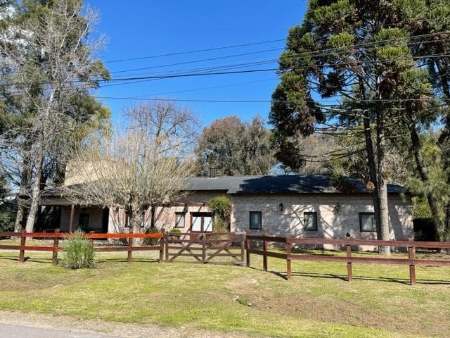 HERMOSA CASA ESTILO CAMPO EN VENTA, CLUB DE CAMPO EL MORO, MARCOS PAZ - 1