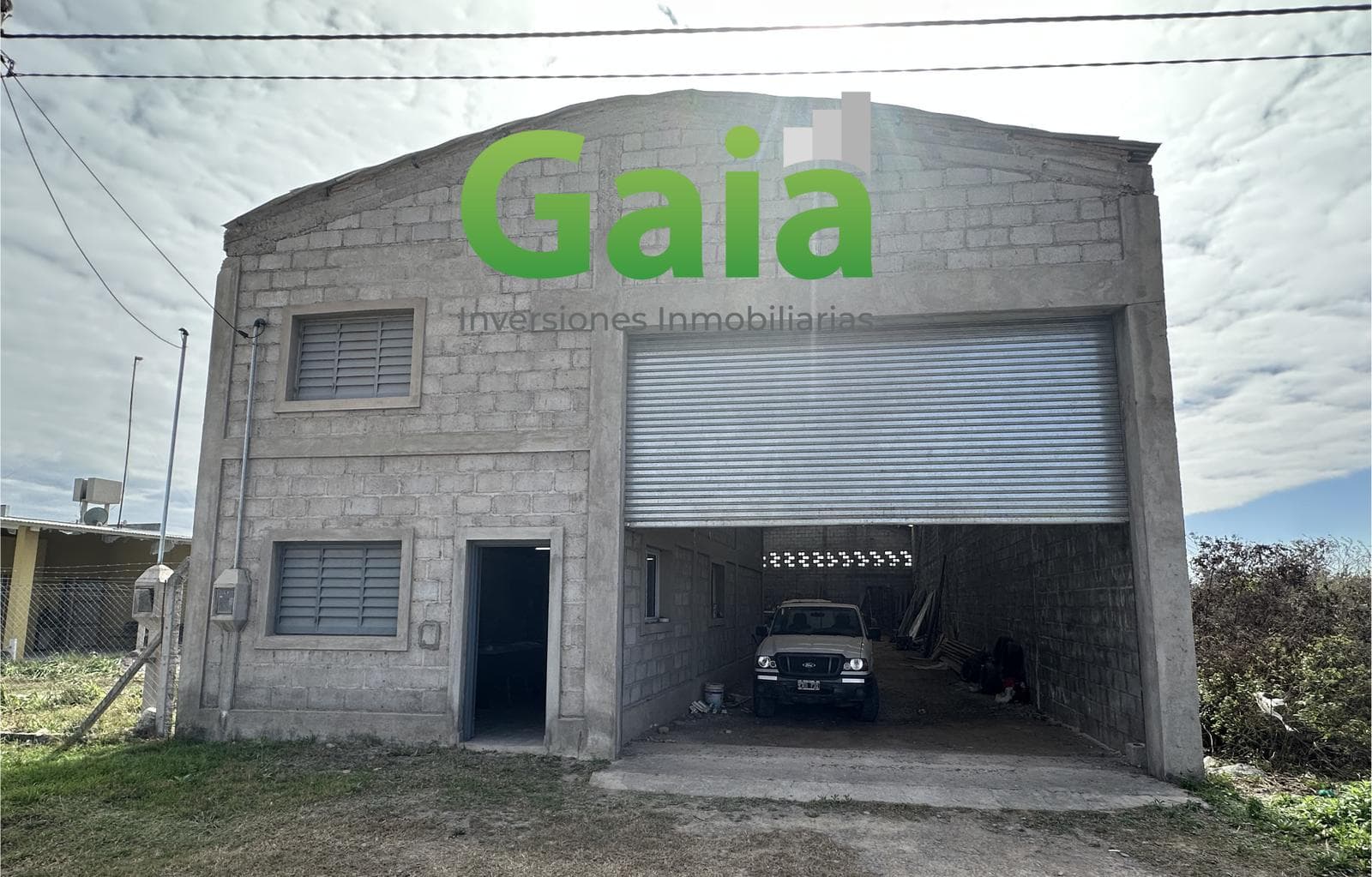 Galpón con oficinas - 1