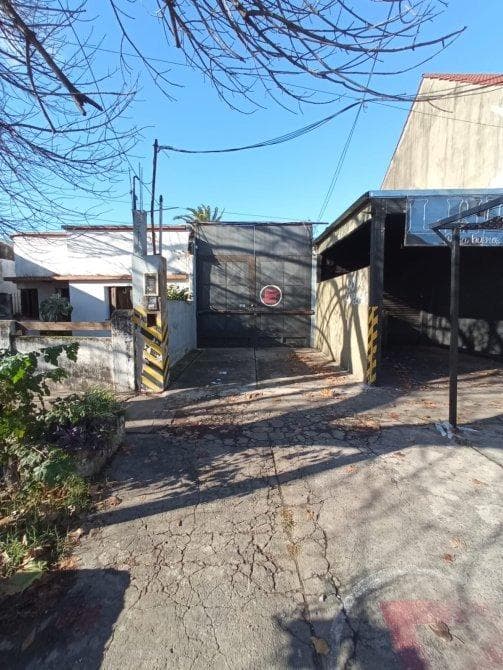 Galpón en Adrogue - 1