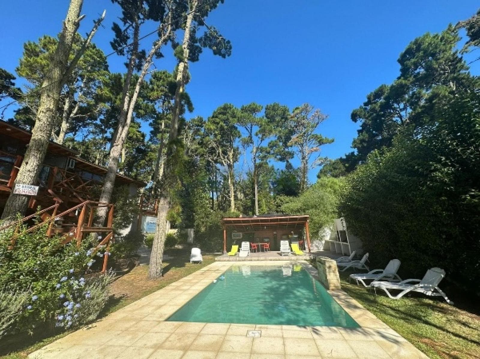 Casa en venta - 6 Dormitorios 4 Baños - Mar Azul - 1