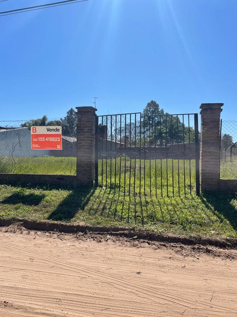 SE VENDE TERRENO EN CALLE LOS ZORZALES - 1