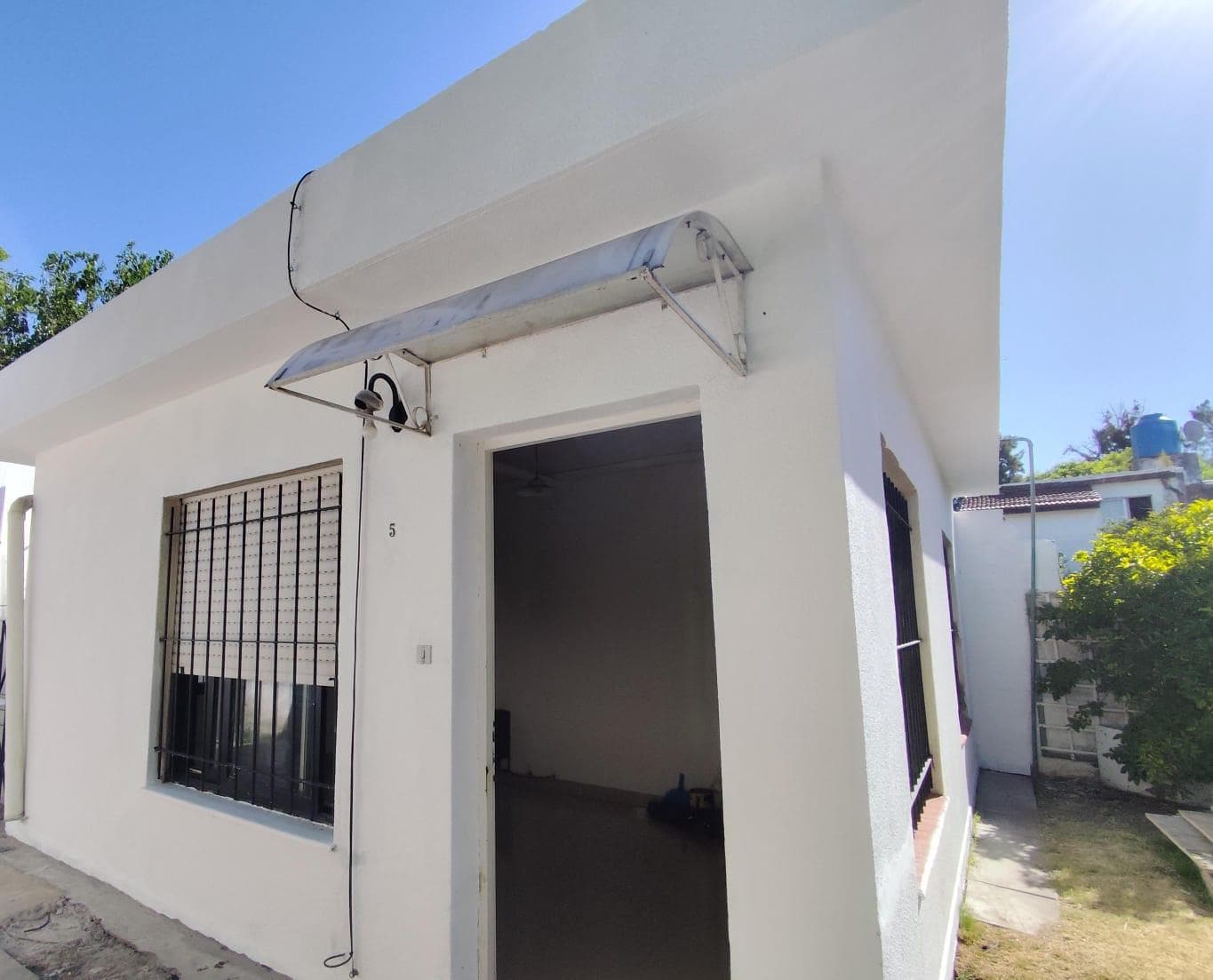 PH EN VENTA EN ITUZAINGO NORTE, ESCRITURA, APTO CREDITO, ENTRADA DE AUTO Y PATIO - 1