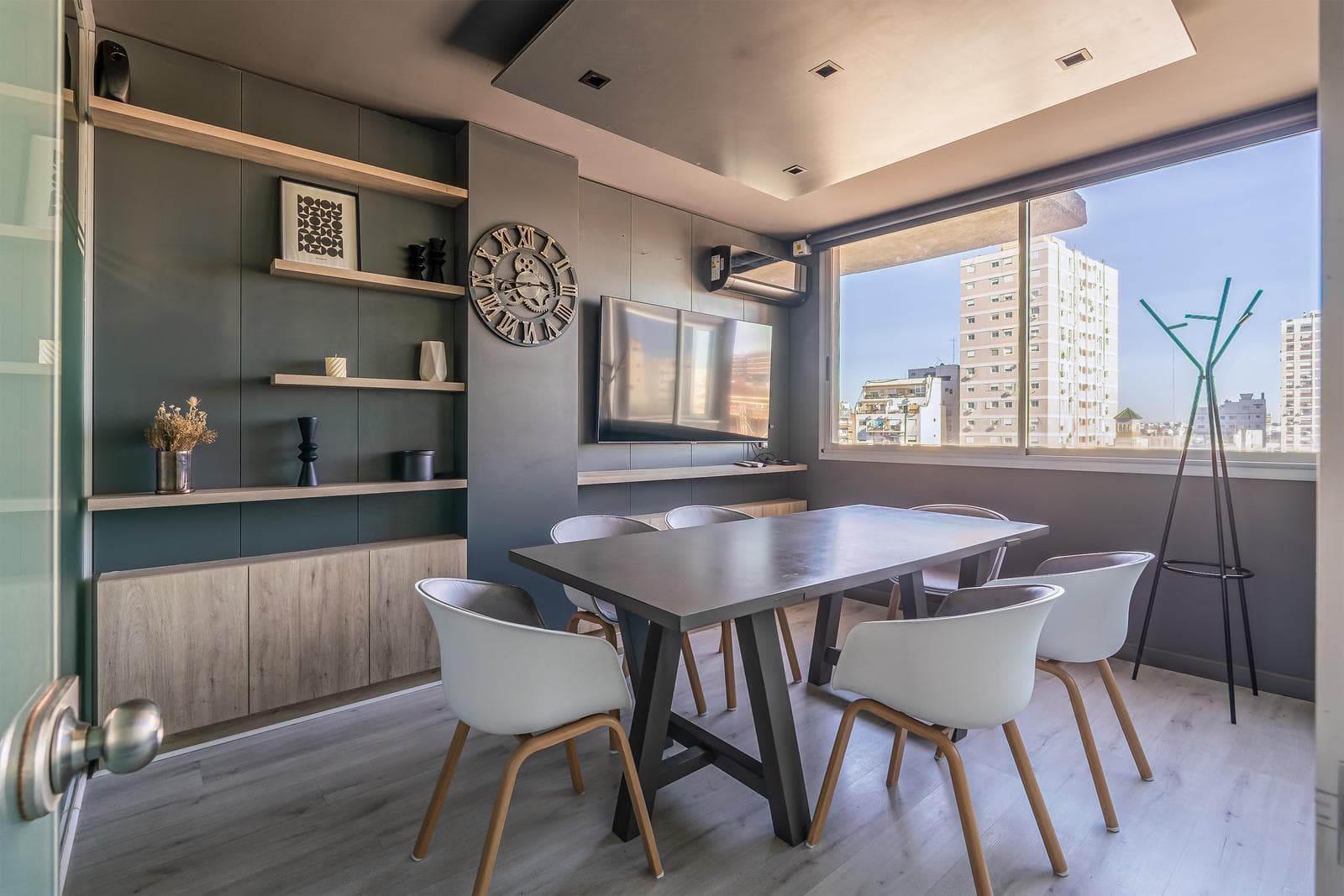 OFICINA- VENTA - COCHERA FIJA CUBIERTA - AMENITIES - COLEGIALES - 1