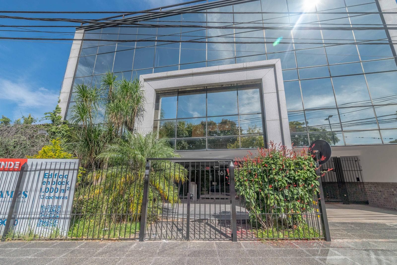 Edificio Comercial de 1.000 m2 en venta en San Isidro - 1